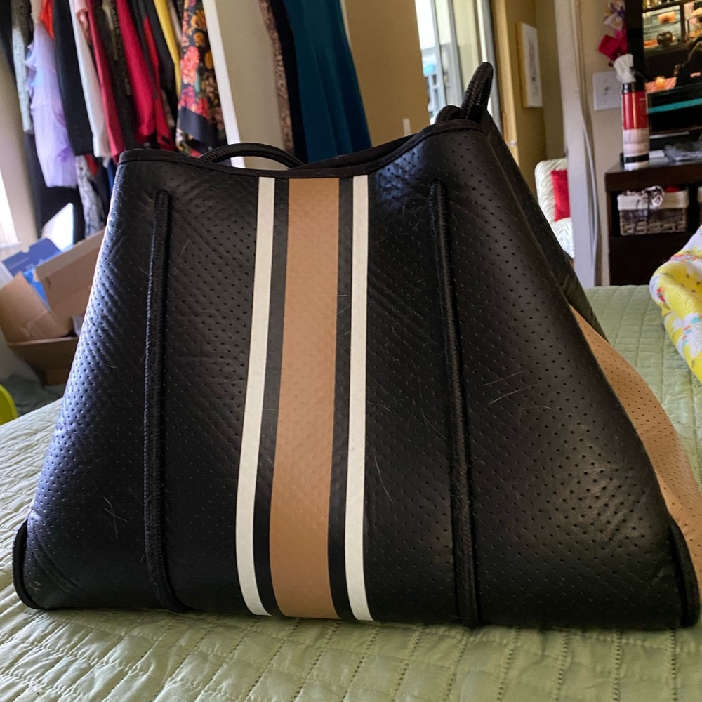 Haute Shore tote/bag. NWT.